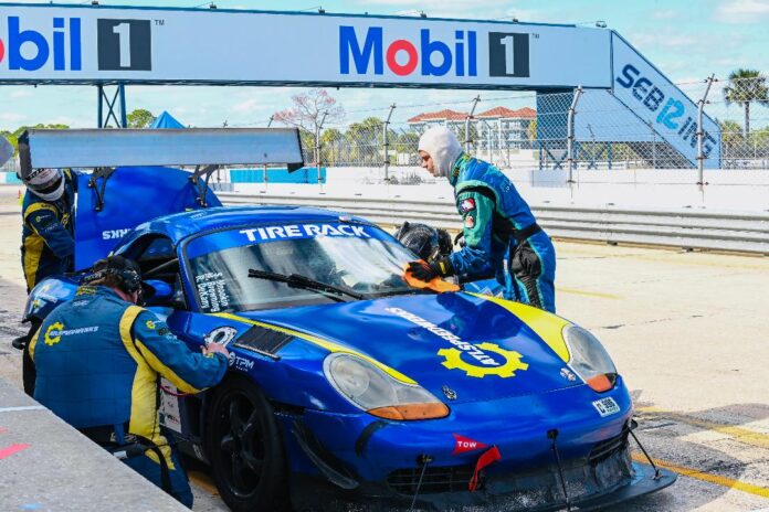 car on pit road in Sebring